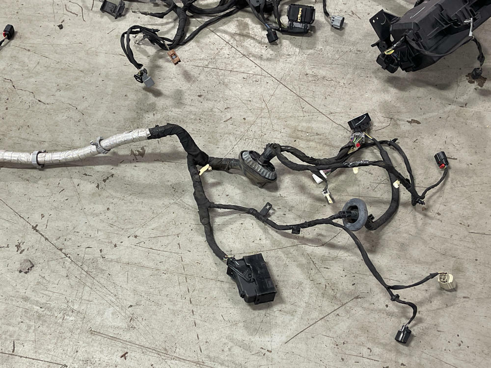 2015-17 Ford Mustang GT Engine Bay Distribution Harness (NEEDS REPAIR) 317