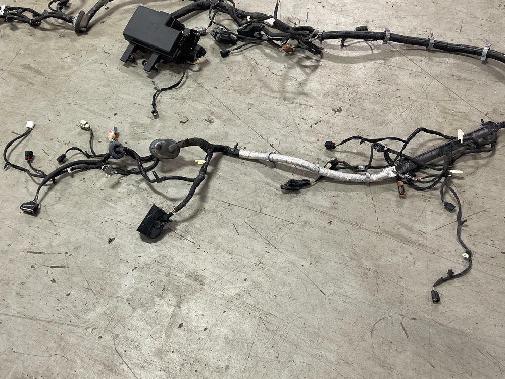 2015-17 Ford Mustang GT Engine Bay Distribution Harness (NEEDS REPAIR) 317