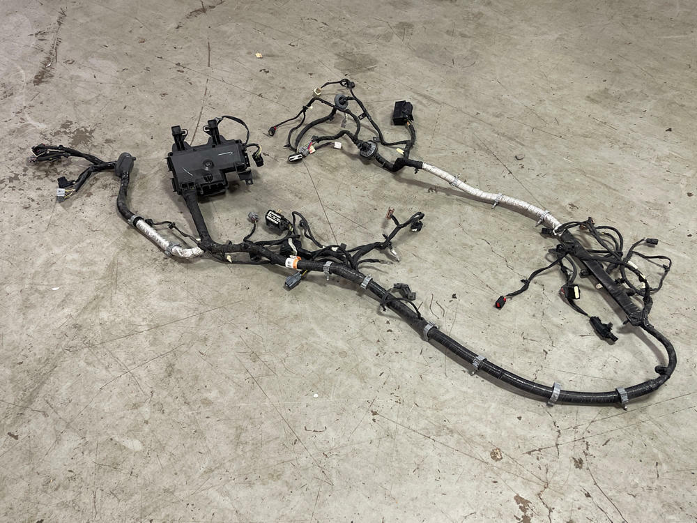 2015-17 Ford Mustang GT Engine Bay Distribution Harness (NEEDS REPAIR) 317