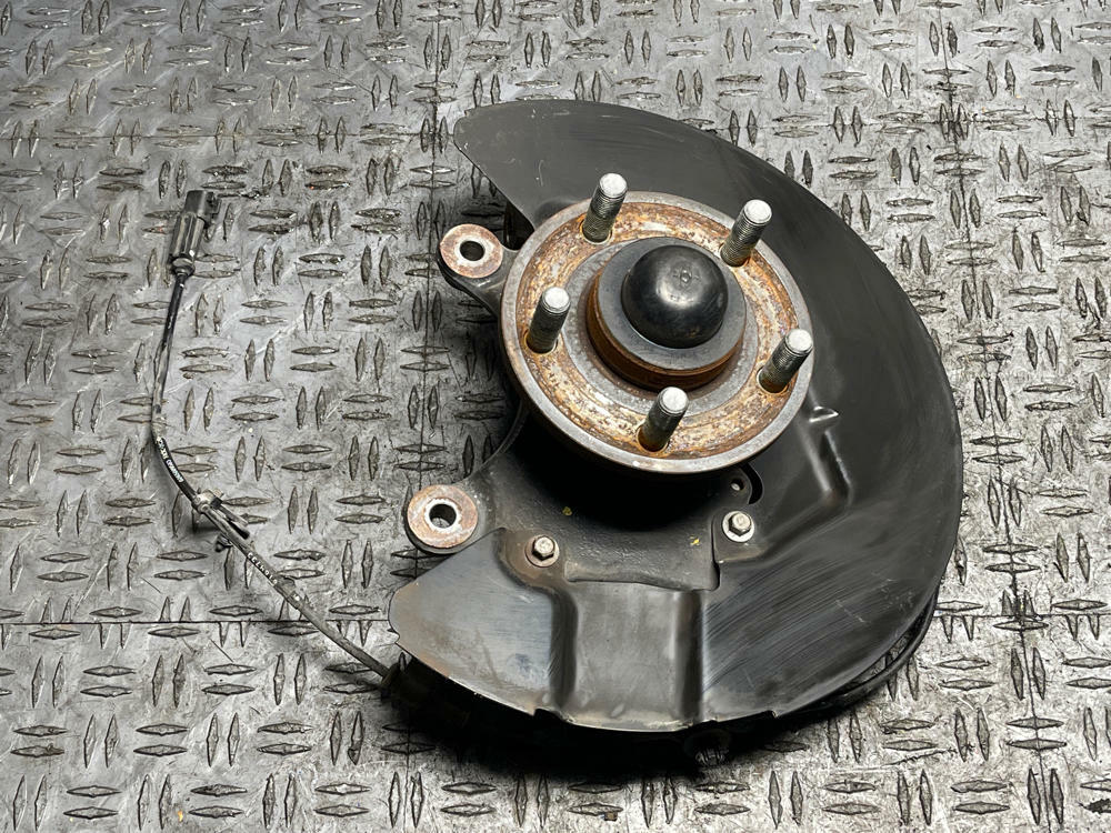 2015-17 Ford Mustang GT Passenger RH Front Spindle 317