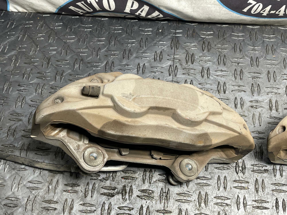 2015-17 Ford Mustang GT Base Model Front Brake Calipers Pair 317