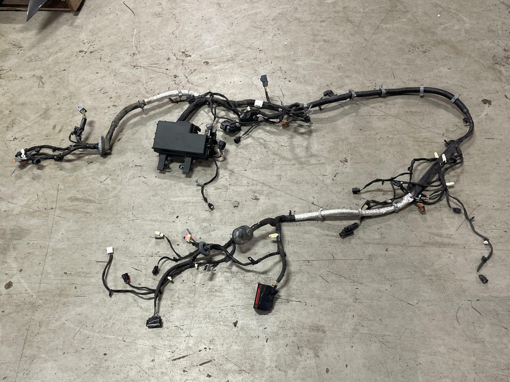 2015-17 Ford Mustang GT Engine Bay Distribution Harness (NEEDS REPAIR) 317