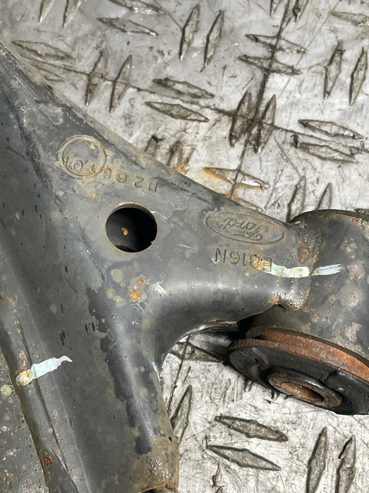2011-14 Ford Mustang GT Front Control Arms Pair 32k Miles 311