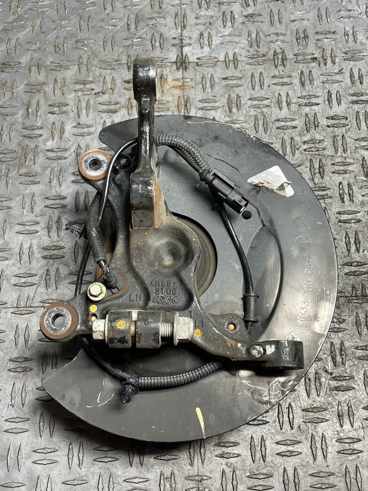 2011-14 Ford Mustang GT Front LH Driver Spindle 32k Miles 311