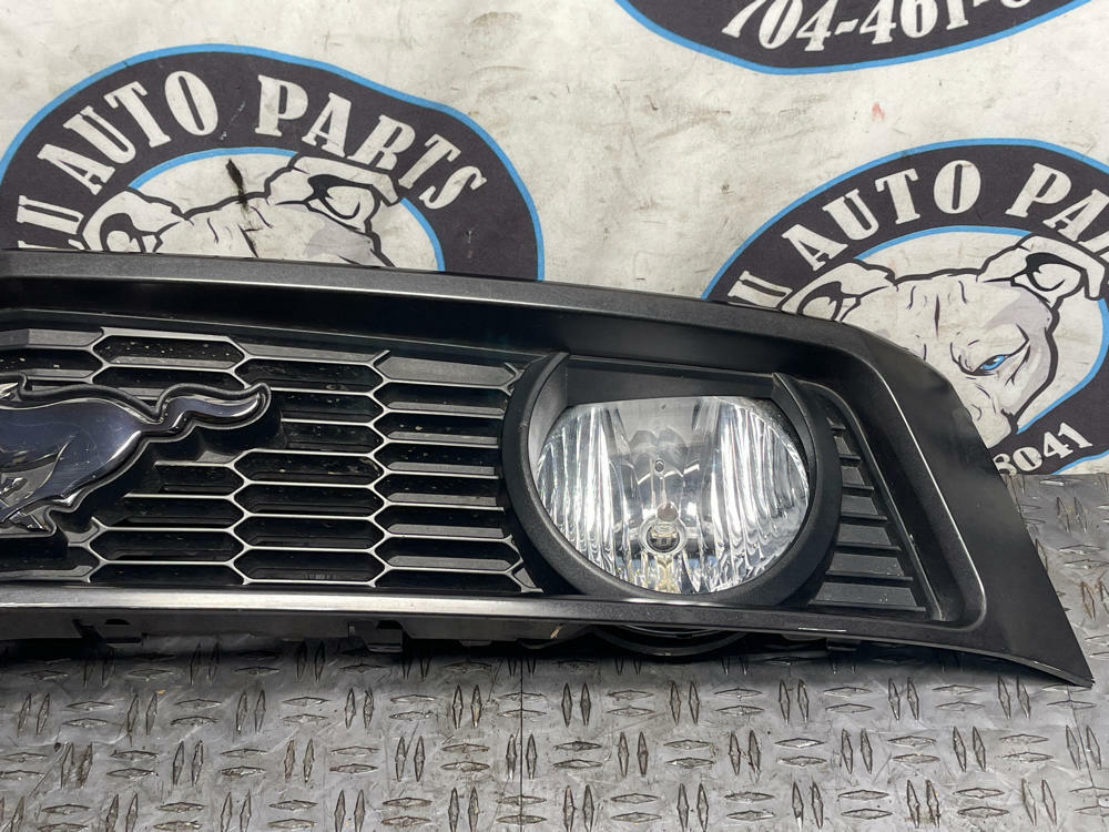 2011-12 Ford Mustang GT OEM Grille & Fog Lights 32k Miles 311