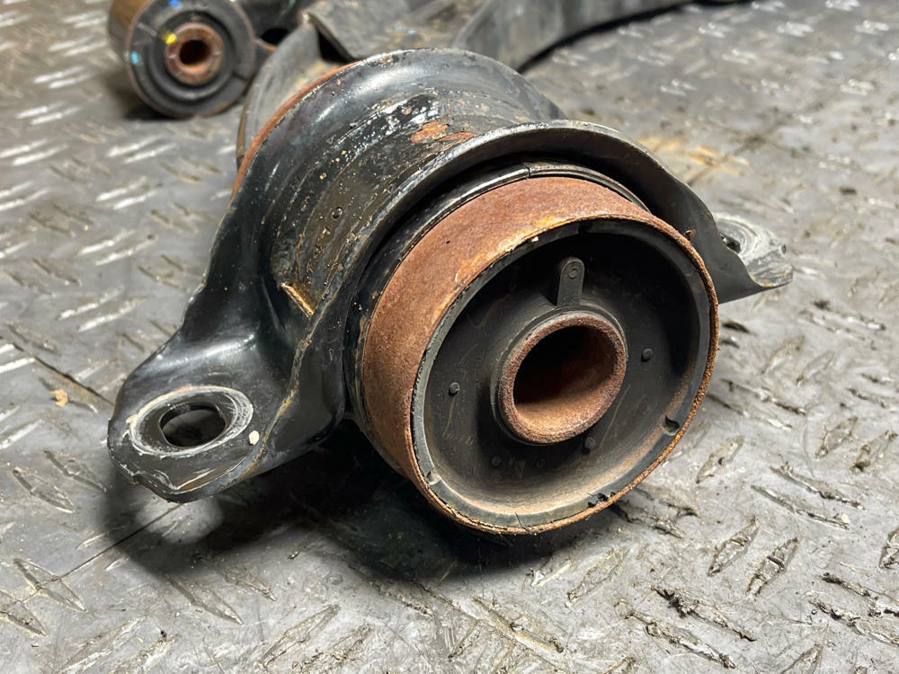 2011-14 Ford Mustang GT Front Control Arms Pair 32k Miles 311