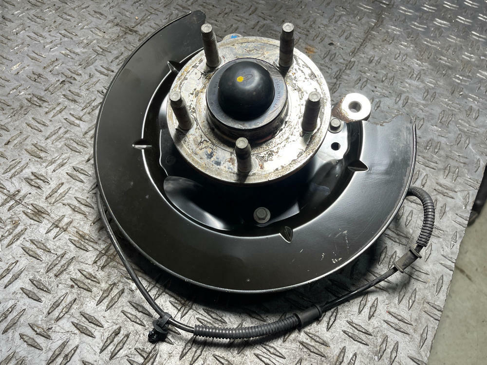 2011-14 Ford Mustang GT Front LH Driver Spindle 32k Miles 311