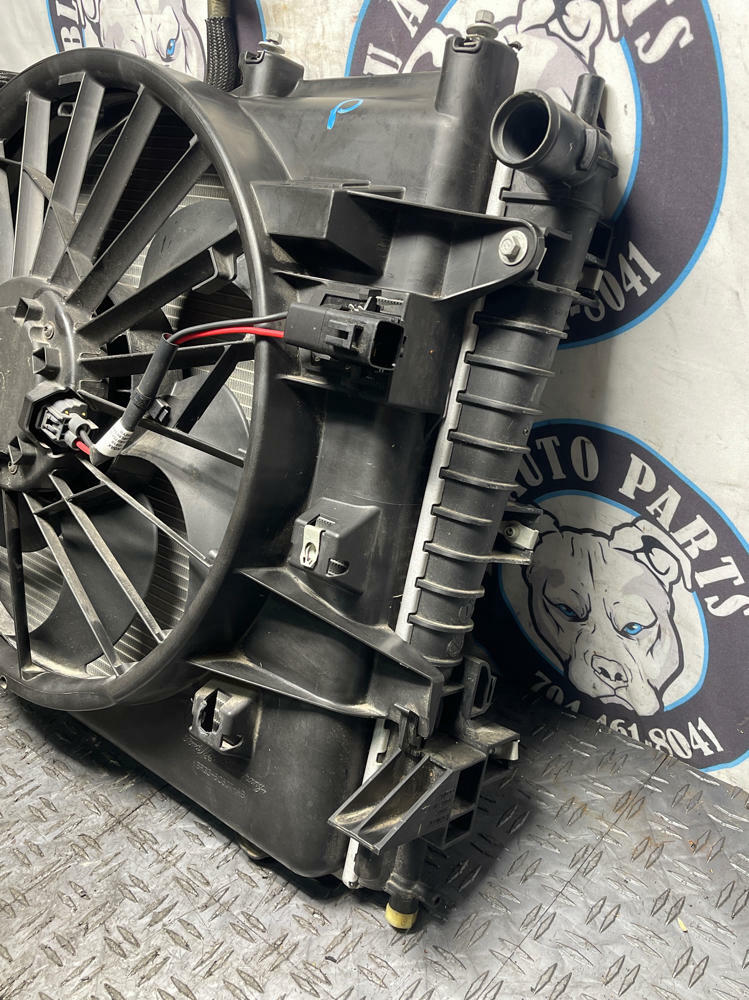 2011-14 Ford Mustang GT Radiator & Fan OEM 32k Miles 311