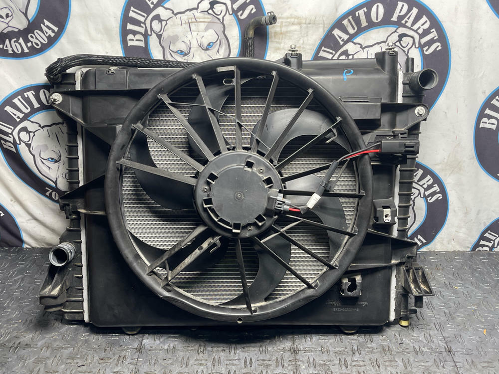 2011-14 Ford Mustang GT Radiator & Fan OEM 32k Miles 311