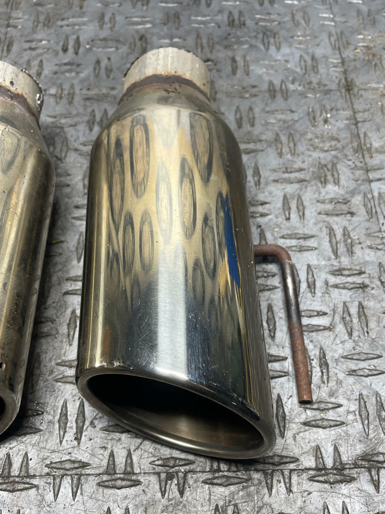 2003-04 Ford Mustang SVT Cobra Aftermarket Exhaust Tips- Unsure of Brand