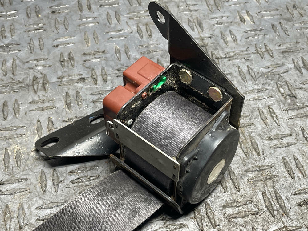 2003-04 Ford Mustang SVT Cobra Driver Front LH Seat Belt- CONVERTIBLE 314