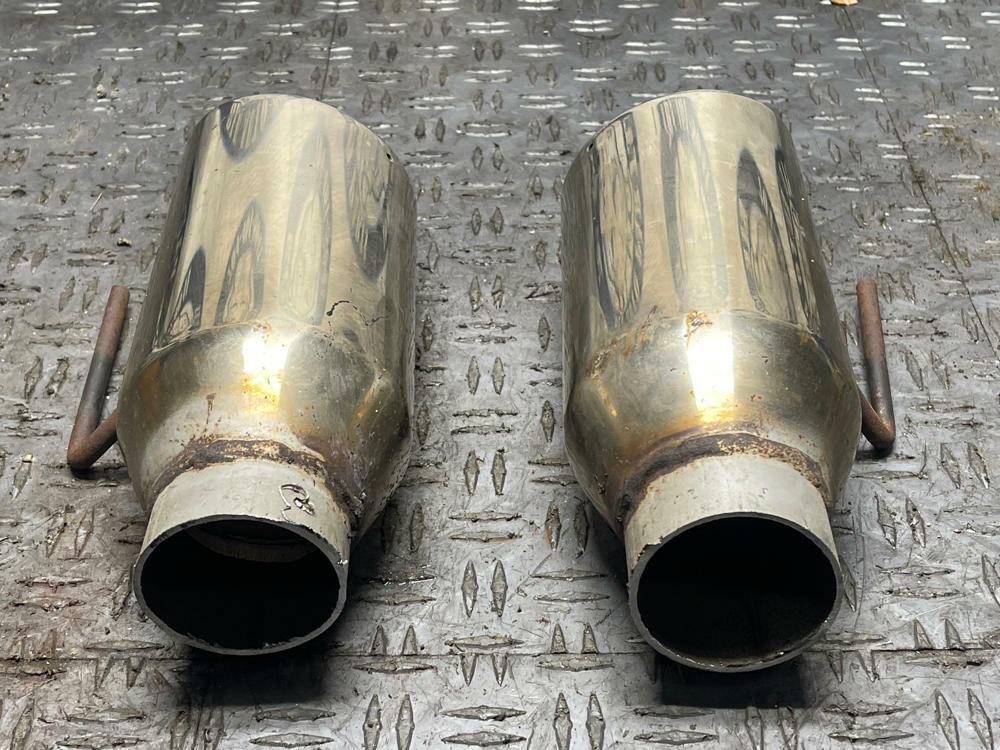 2003-04 Ford Mustang SVT Cobra Aftermarket Exhaust Tips- Unsure of Brand