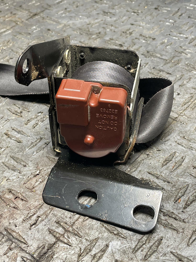 2003-04 Ford Mustang SVT Cobra Driver Front LH Seat Belt- CONVERTIBLE 314
