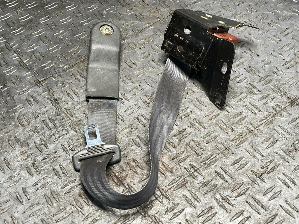 2003-04 Ford Mustang SVT Cobra Driver Front LH Seat Belt- CONVERTIBLE 314