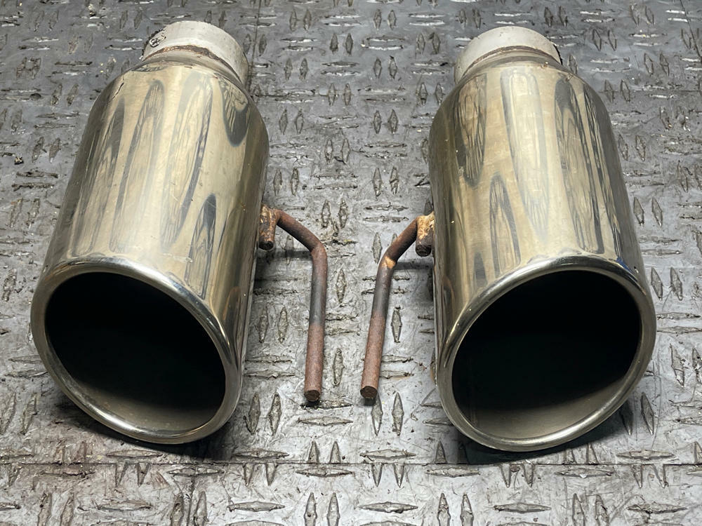2003-04 Ford Mustang SVT Cobra Aftermarket Exhaust Tips- Unsure of Brand