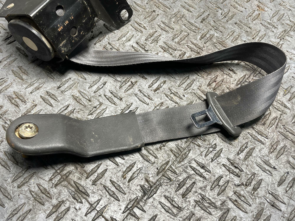 2003-04 Ford Mustang SVT Cobra Driver Front LH Seat Belt- CONVERTIBLE 314