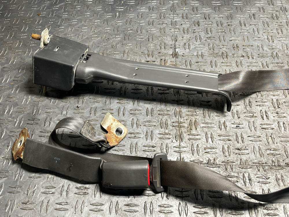 2003-04 Ford Mustang SVT Cobra Rear Seat Belt Pair- CONVERTIBLE  314
