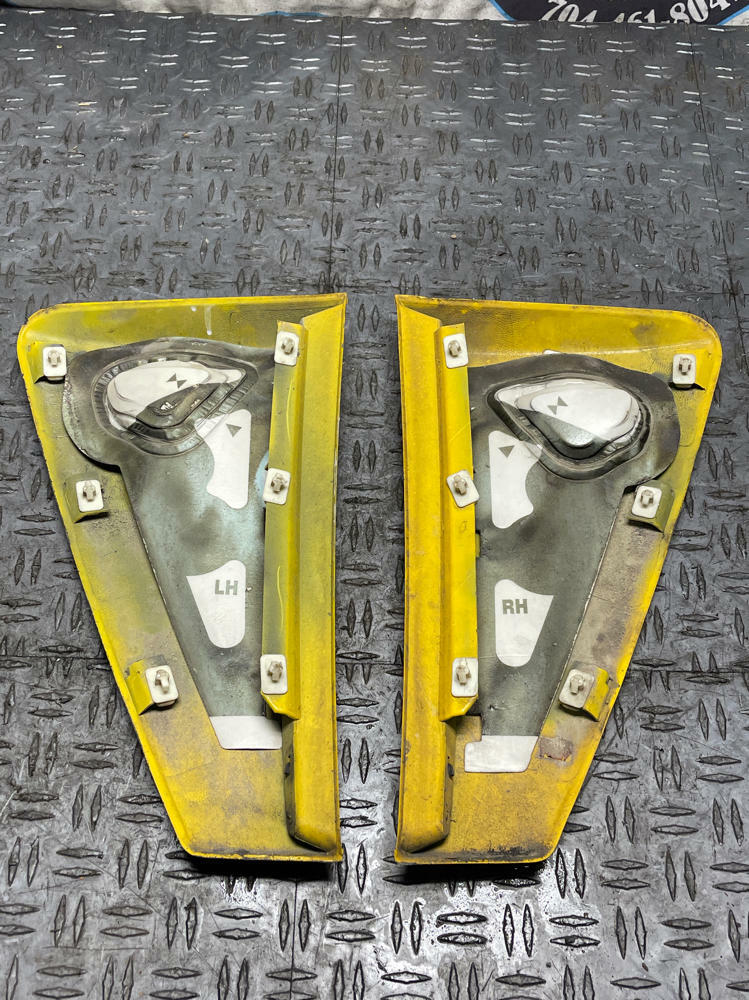 2003-04 Ford Mustang SVT Cobra Screaming Yellow Side Scoop Pair 314