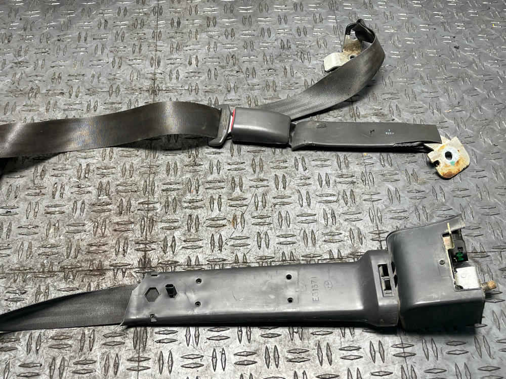 2003-04 Ford Mustang SVT Cobra Rear Seat Belt Pair- CONVERTIBLE  314