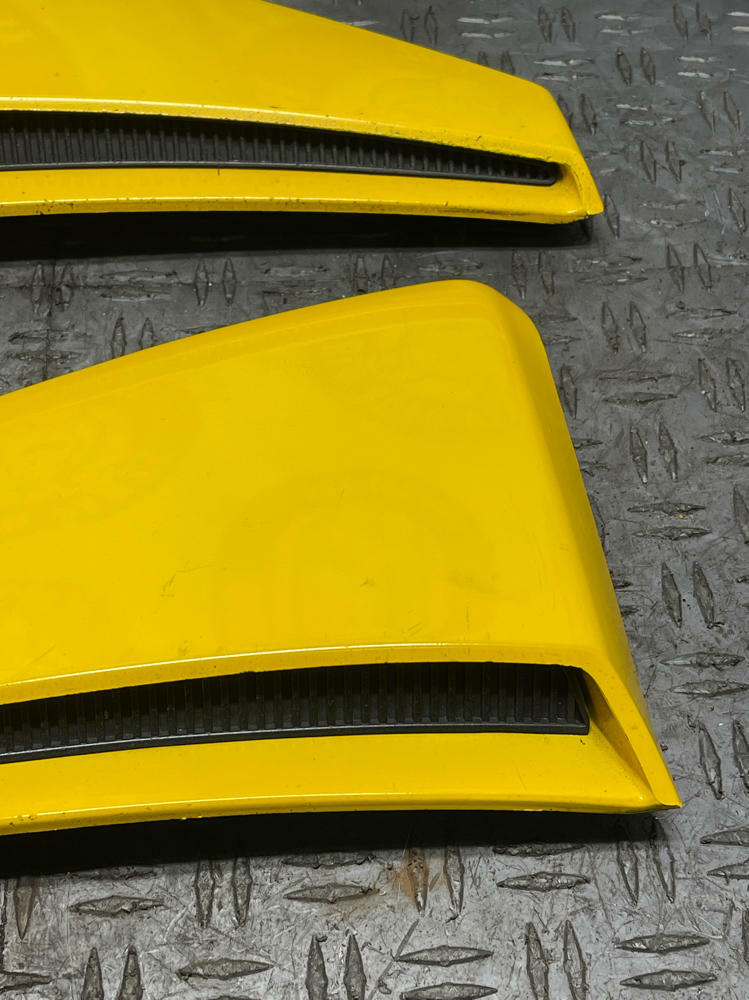 2003-04 Ford Mustang SVT Cobra Screaming Yellow Side Scoop Pair 314