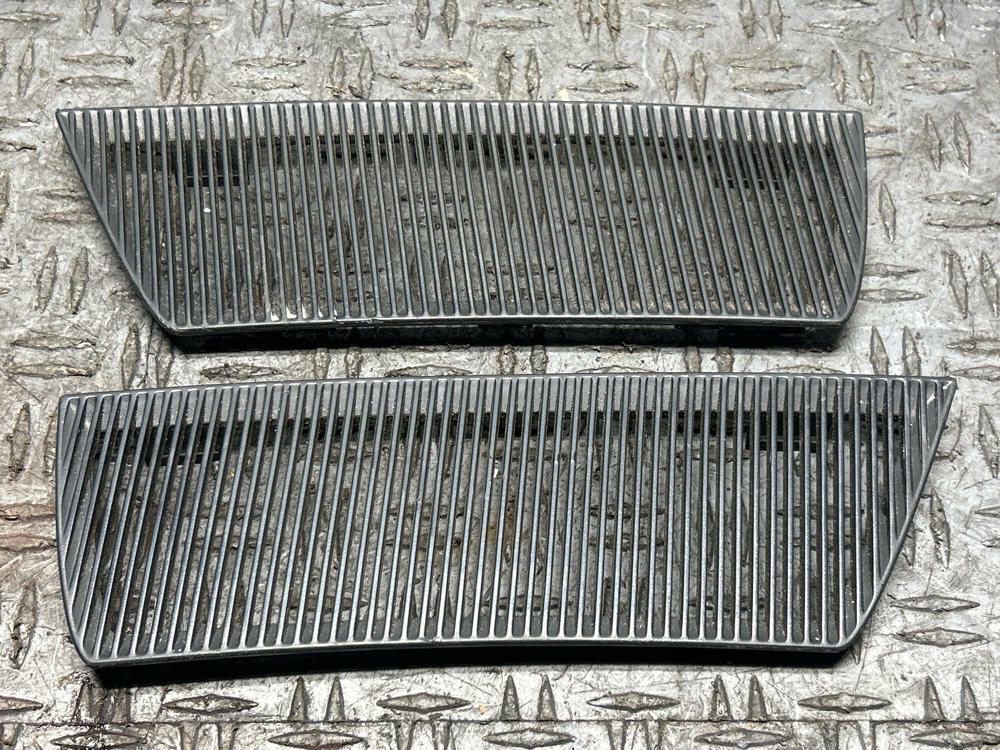 2003-04 Ford Mustang SVT Cobra OEM Hood Heat Extractors- NO Backing Plates 314