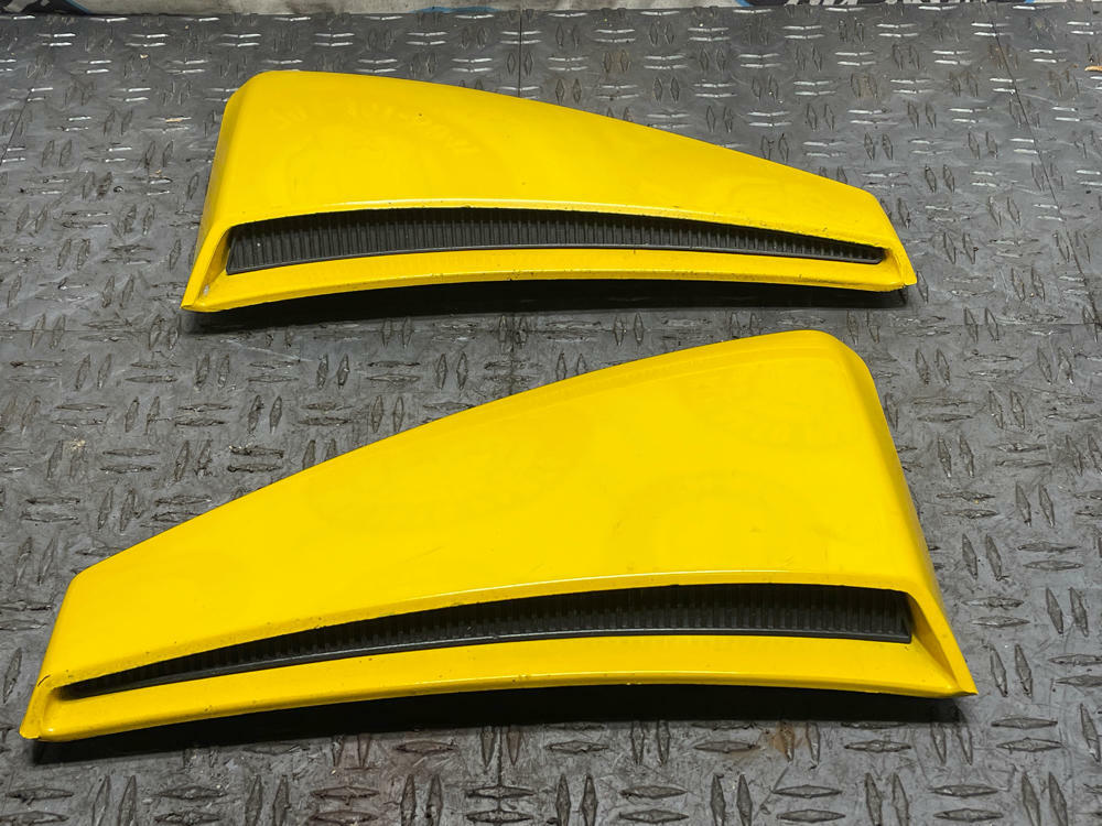 2003-04 Ford Mustang SVT Cobra Screaming Yellow Side Scoop Pair 314