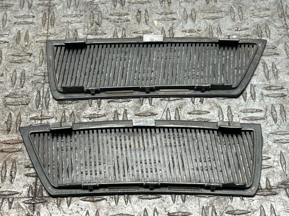 2003-04 Ford Mustang SVT Cobra OEM Hood Heat Extractors- NO Backing Plates 314