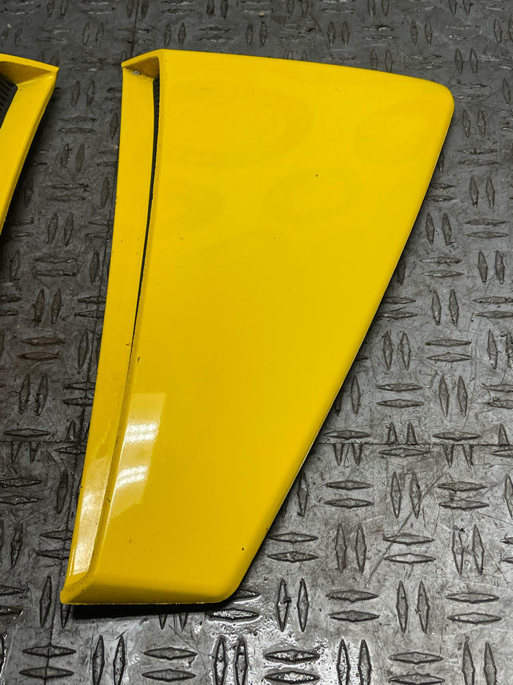 2003-04 Ford Mustang SVT Cobra Screaming Yellow Side Scoop Pair 314