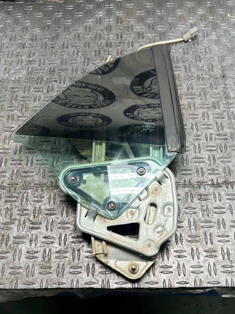 2003-04 Ford Mustang SVT Cobra Rear Pass. RH Qrtr Glass- Convertible 314