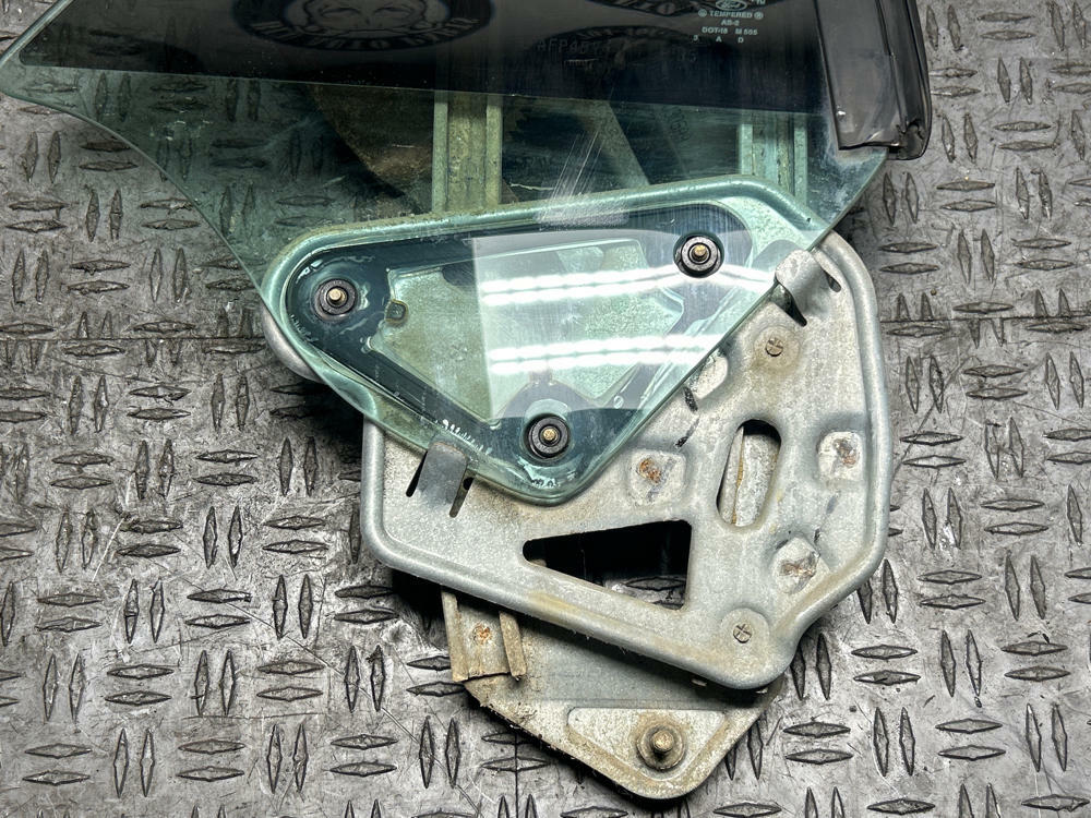 2003-04 Ford Mustang SVT Cobra Rear Pass. RH Qrtr Glass- Convertible 314