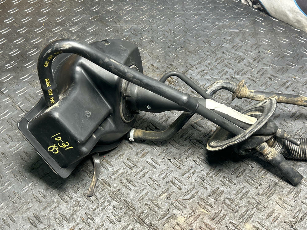 2003-04 Ford Mustang SVT Cobra Fuel Filler Neck Assembly 314