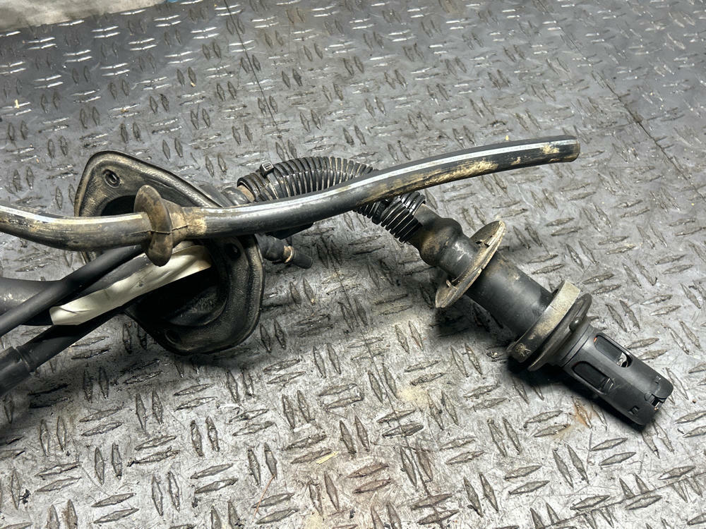 2003-04 Ford Mustang SVT Cobra Fuel Filler Neck Assembly 314