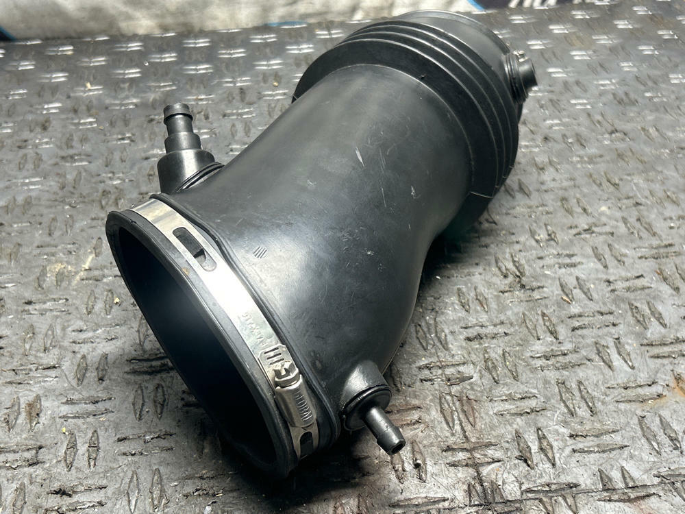2003-04 Ford Mustang SVT Cobra OEM Plenum Intake Elbow 314