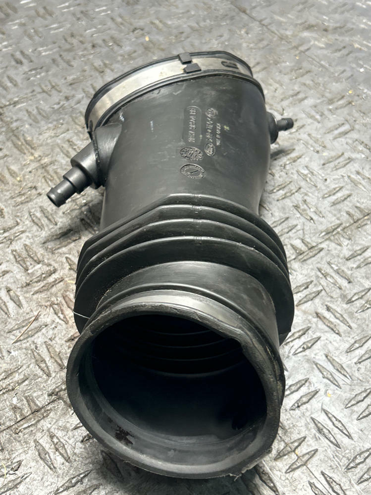2003-04 Ford Mustang SVT Cobra OEM Plenum Intake Elbow 314