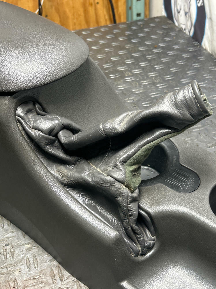 2003-04 Ford Mustang SVT Cobra Convertible Center Console- Dark Charcoal 314