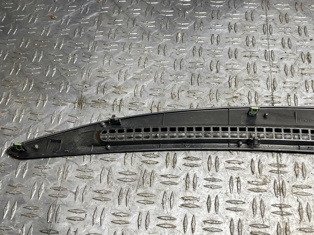 2003-04 Ford Mustang SVT Cobra Defroster Dash Vent 314