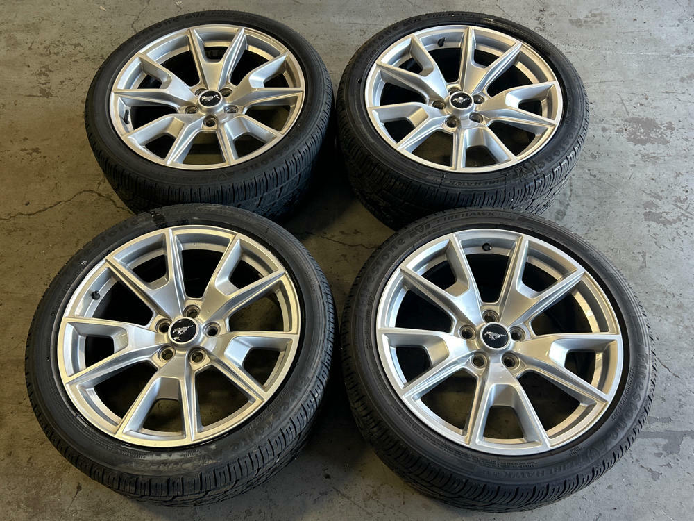 2015-23 Ford Mustang 50th Anniversary Wheels & Tires 313