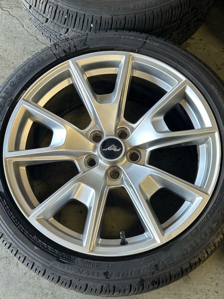 2015-23 Ford Mustang 50th Anniversary Wheels & Tires 313