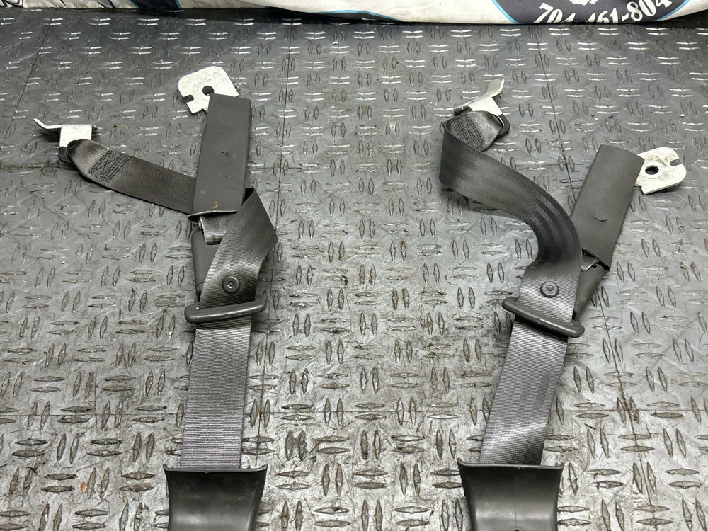 2003-04 Ford Mustang SVT Cobra Rear Seat Belt Pair 318