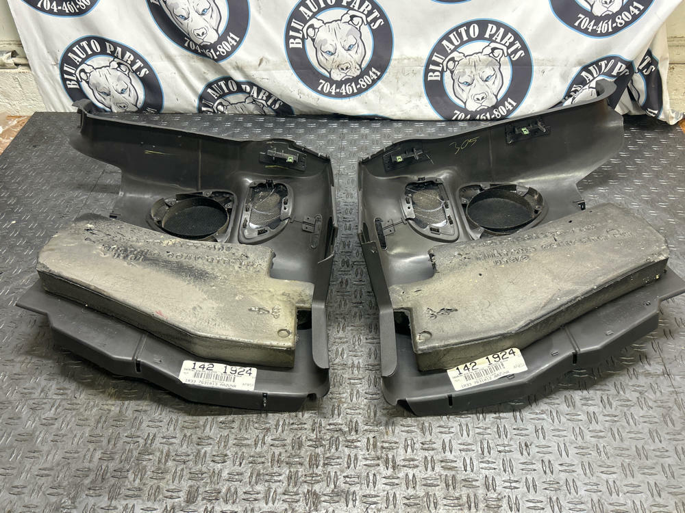 2003-04 Ford Mustang SVT Cobra Rear Quarter Plastics Dark Charcoal 318