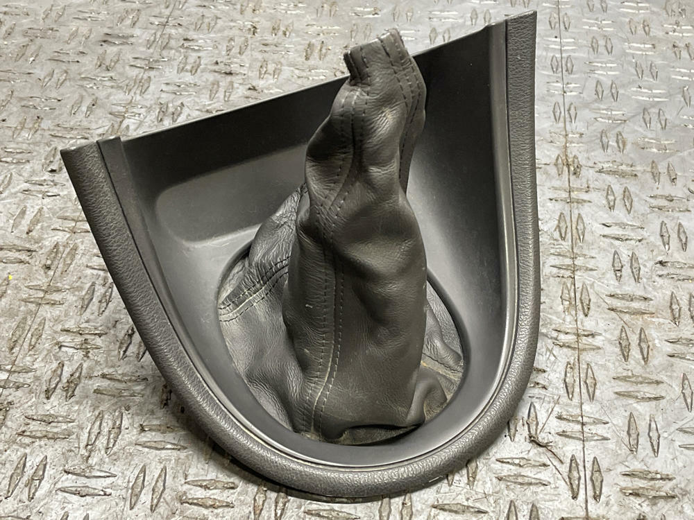 2003-04 Ford Mustang SVT Cobra Shifter Bezel & Leather Boot OEM 318