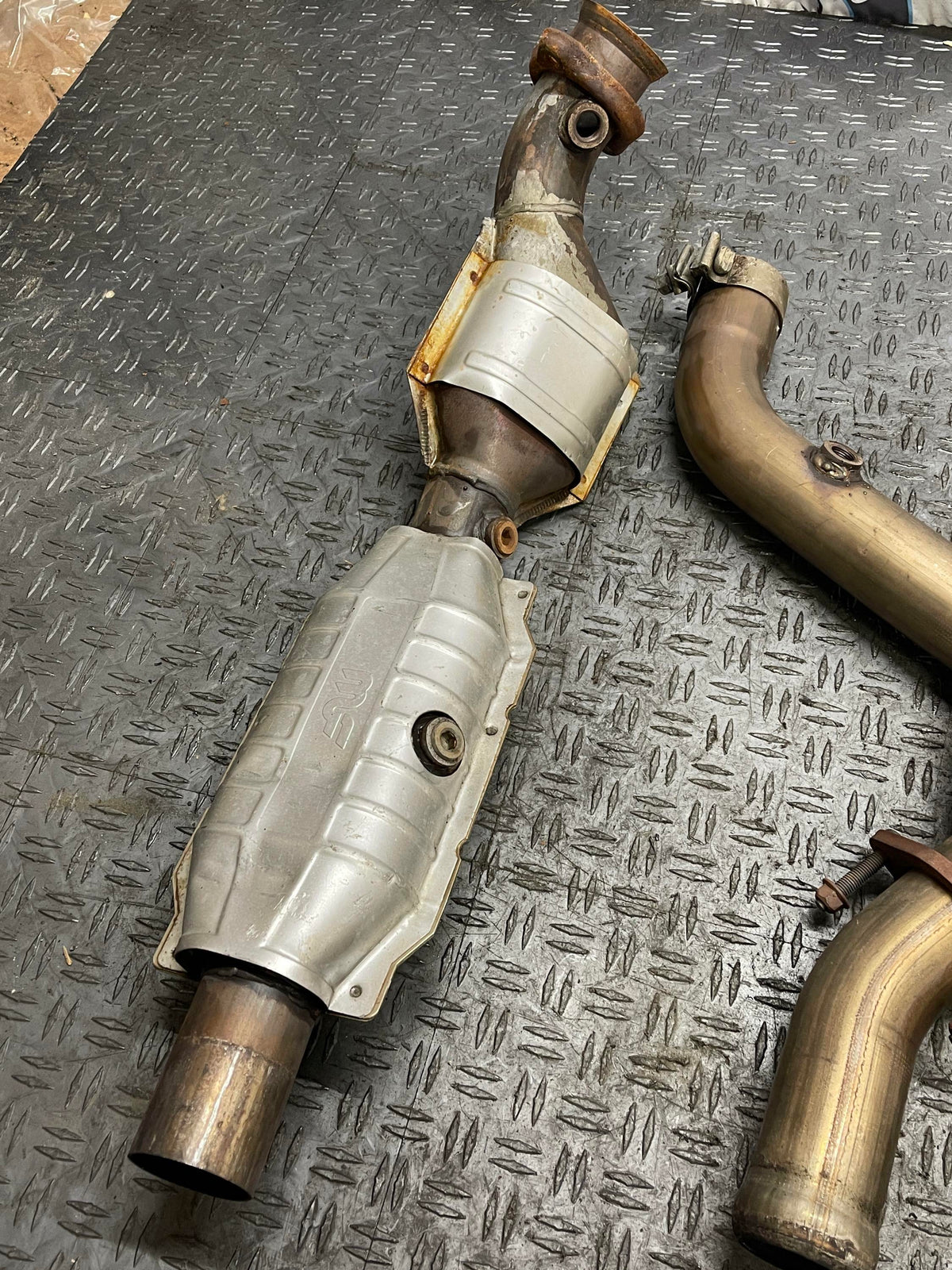 2003-04 Ford Mustang SVT Cobra Magnaflow X-pipe 318