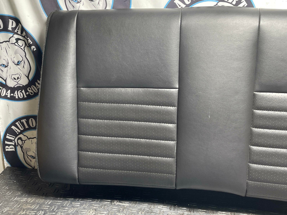 1999-04 Ford Mustang Convertible Rear Seat 302