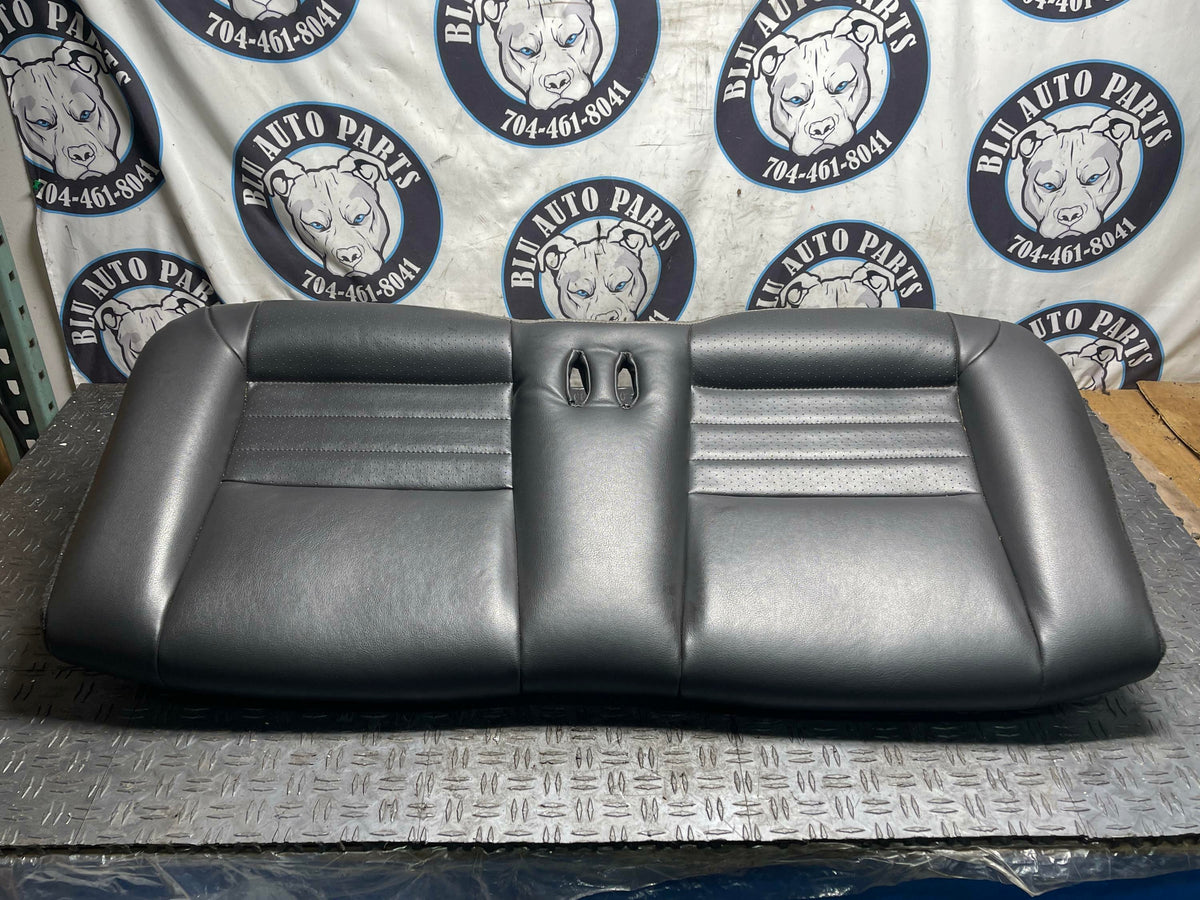 1999-04 Ford Mustang Convertible Rear Seat 302
