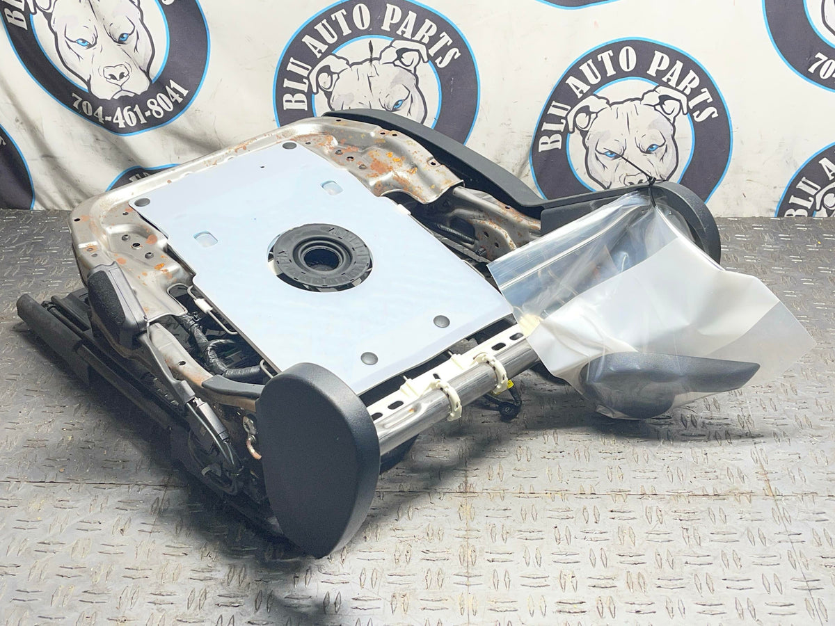 2024-26 Ford Mustang S650 Passenger Front Seat Track Heated Cooled 17K Miles 303