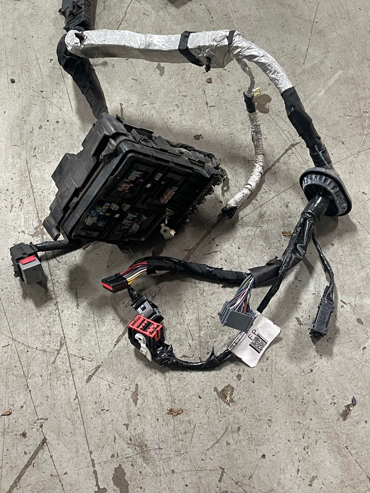2024+ Ford Mustang Engine Bay Fuse Box Distribution Harness (SEE DESC) 303
