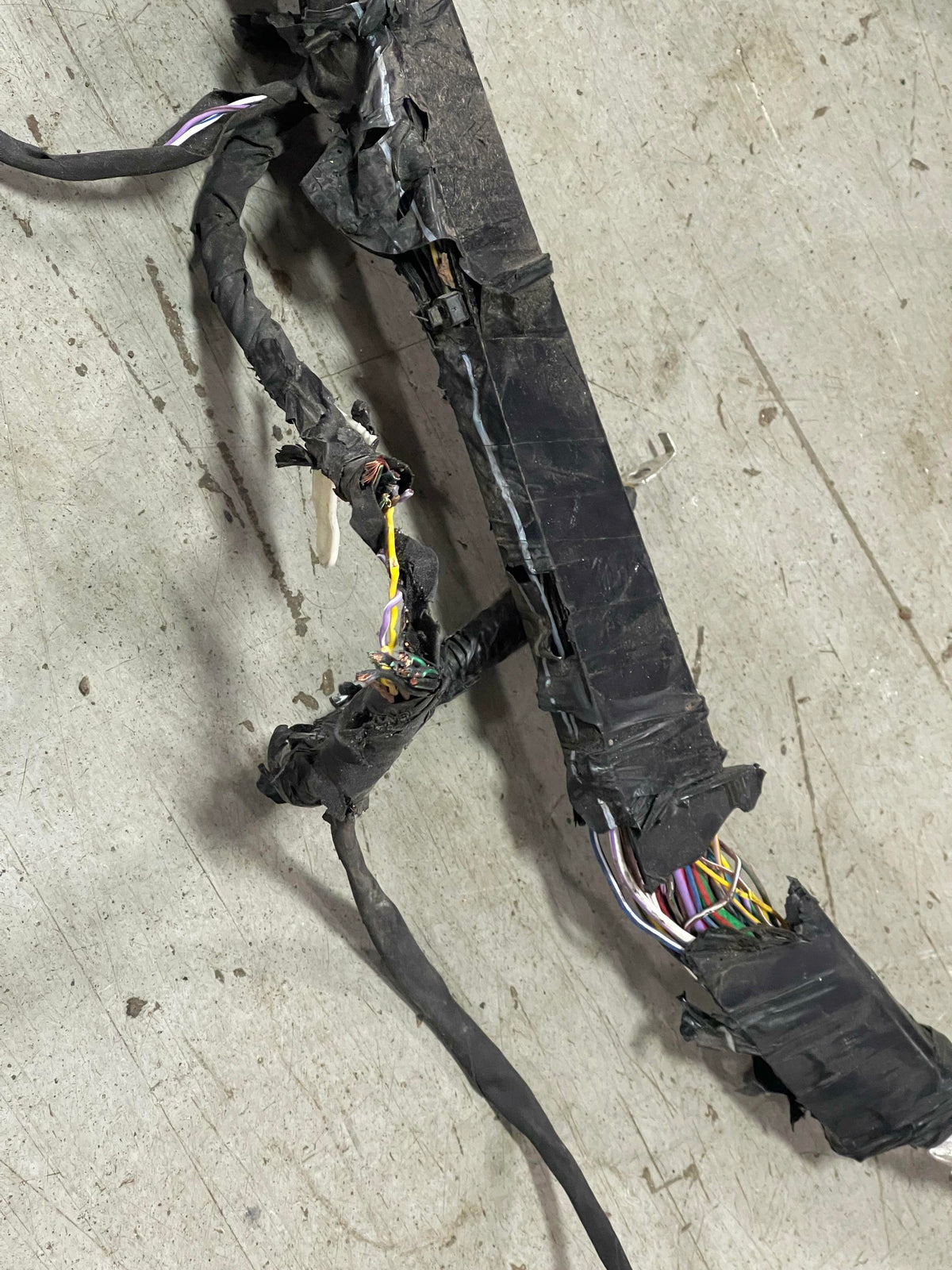 2024+ Ford Mustang Engine Bay Fuse Box Distribution Harness (SEE DESC) 303