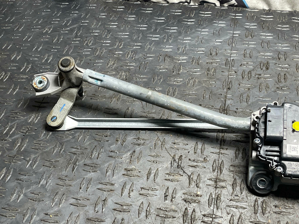 2024-26 Ford Mustang S650 Wiper Motor Assembly 17K Miles 303