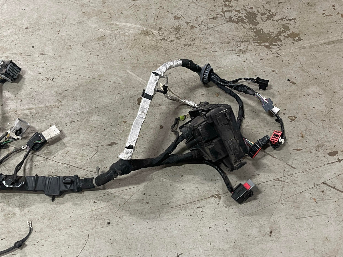 2024+ Ford Mustang Engine Bay Fuse Box Distribution Harness (SEE DESC) 303