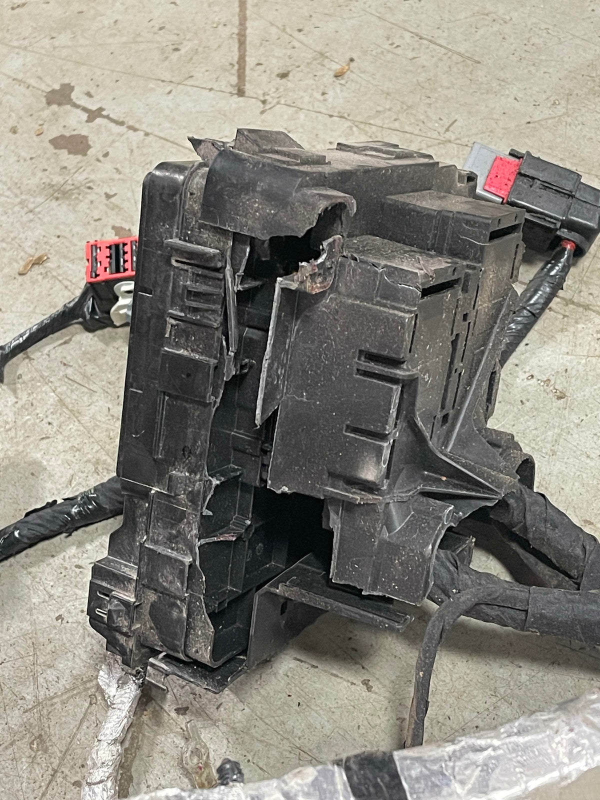 2024+ Ford Mustang Engine Bay Fuse Box Distribution Harness (SEE DESC) 303